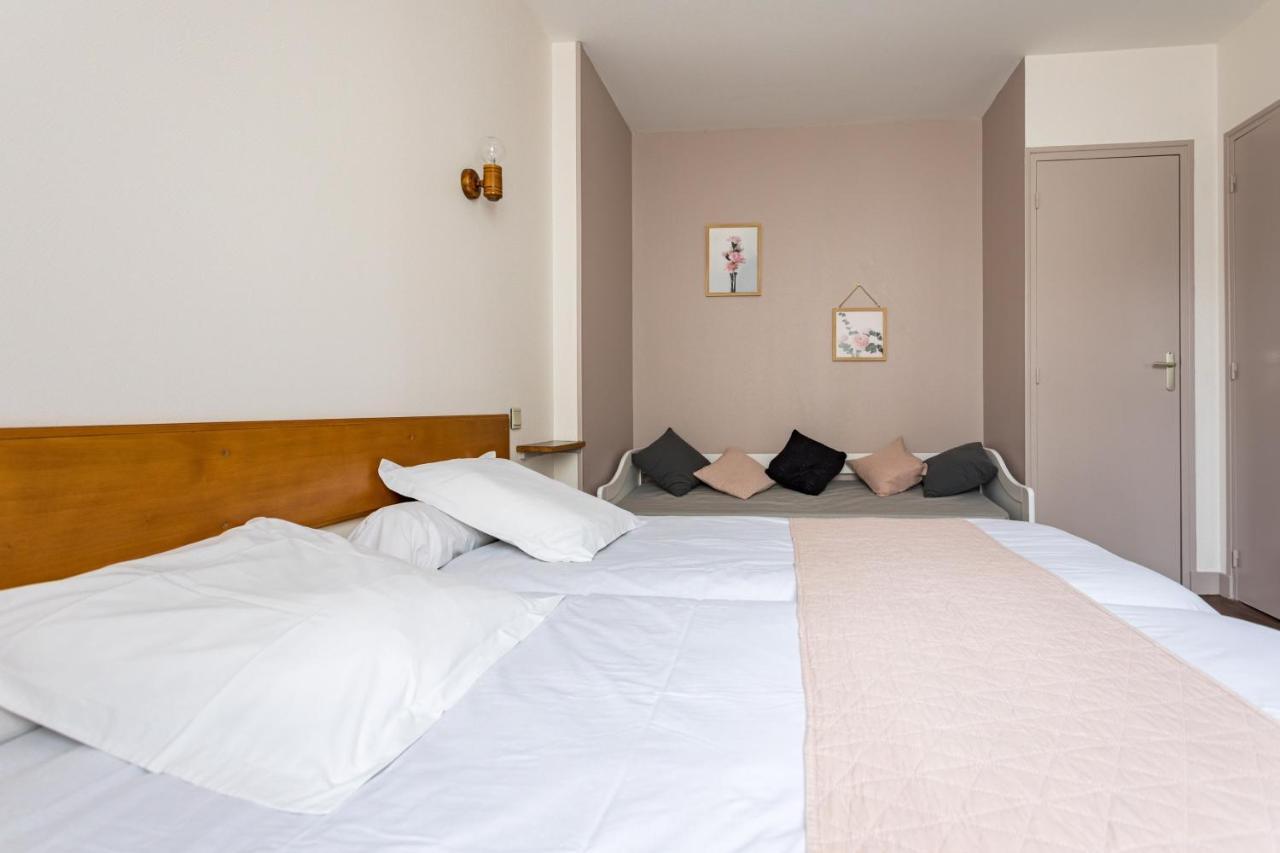 Hotel Alienor ブラントーム エクステリア 写真