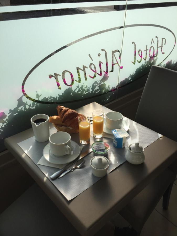 Hotel Alienor ブラントーム エクステリア 写真