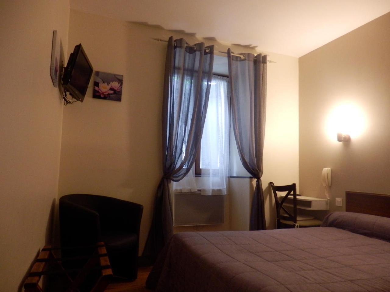 Hotel Alienor ブラントーム エクステリア 写真