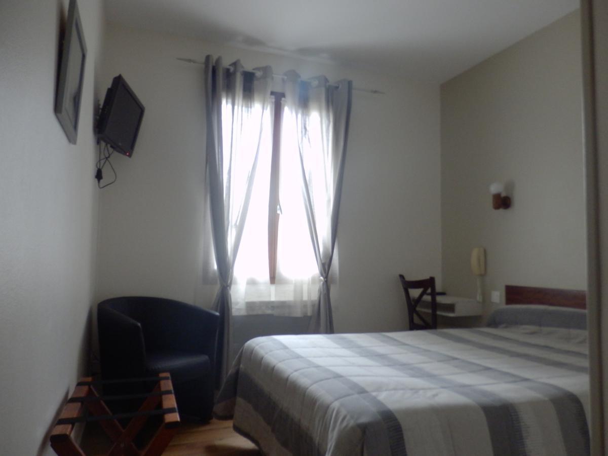 Hotel Alienor ブラントーム エクステリア 写真